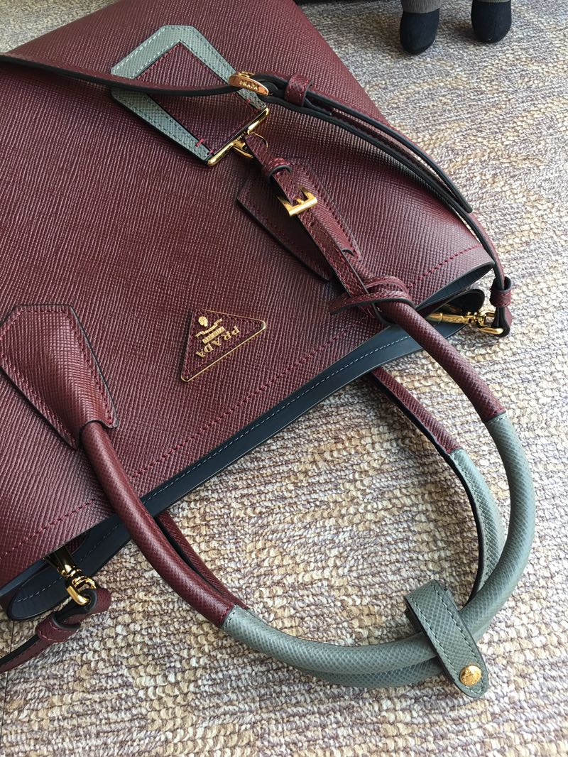 Pra*a top handle bags